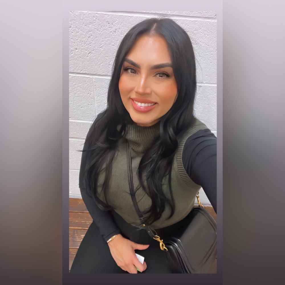 Meet your Posher, Decia